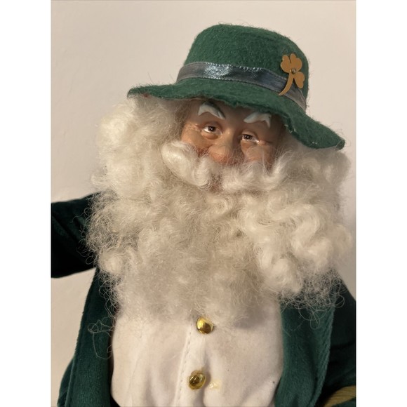 CELTIC IRISH Christmas SANTA Music Box Plays 8 Christmas Songs - Moves - Tested - Picture 2 of 7